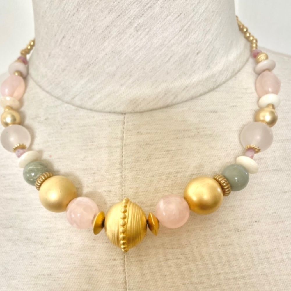 Casual Corner gold tone beaded necklace